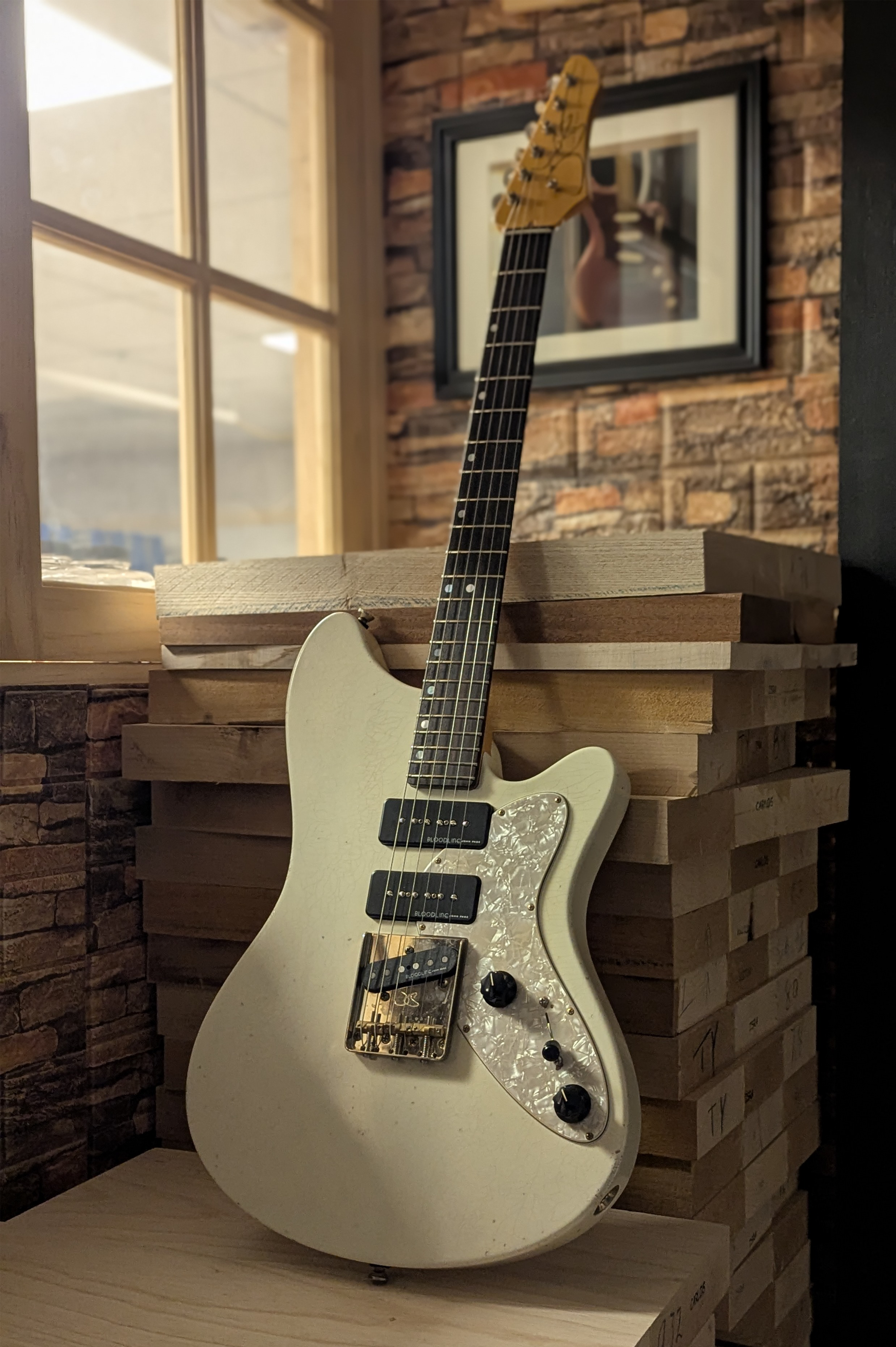 DL olympic white relic with rosewood fretboard